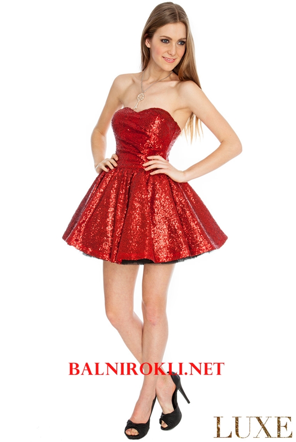бална къса червена рокля